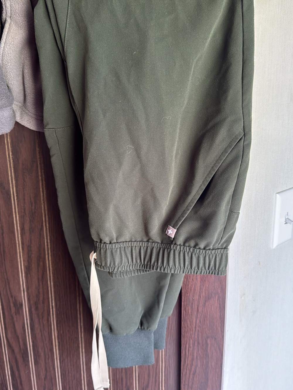 Figs Olive Green Men’s Scrub Jogger Pants